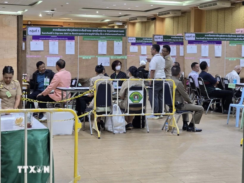 Un bureau électoral du Sénat à Bangkok, en Thaïlande. (Photo : VNA)