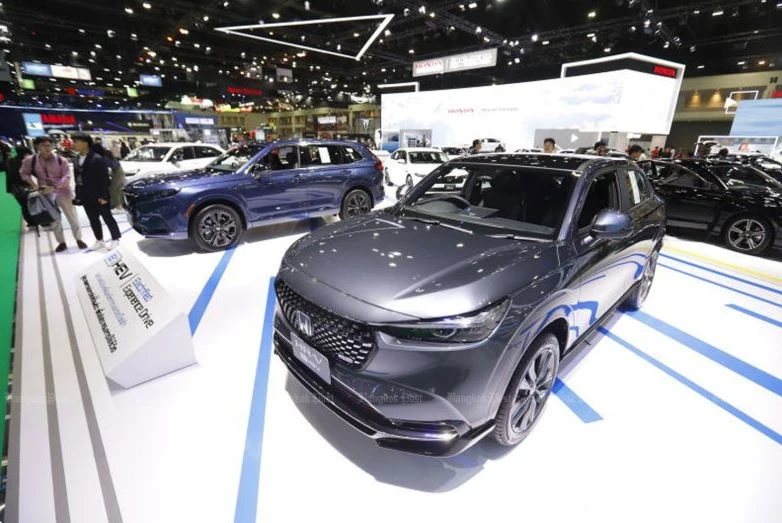 Des véhicules sont exposés au 45e Salon international de l'automobile de Bangkok (Photo : bangkokpost.com)