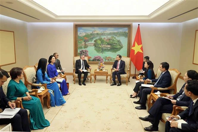 La présence de Standard Chartered contribue au développement du Vietnam