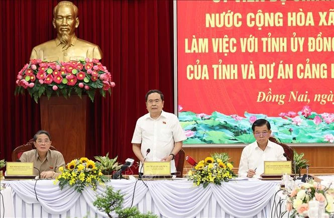 Le président de l'Assemblée nationale, Tran Thanh Man, prend la parole lors de la séance de travail. Photo: VNA