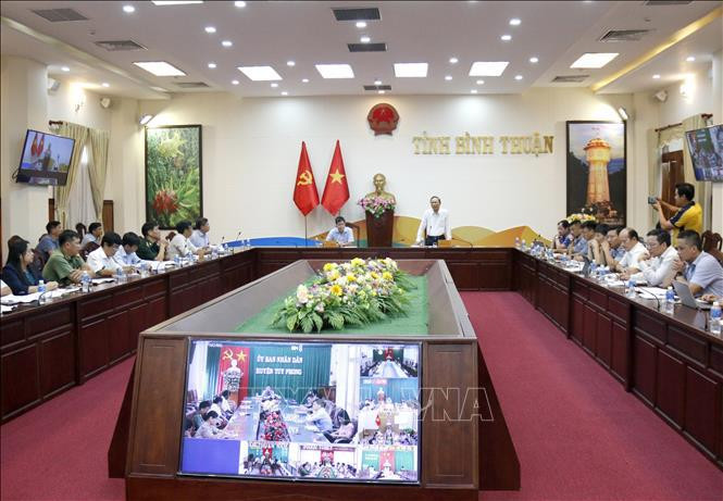 Séance de travail entre le Comité populaire de Binh Thuan et la délégation du ministère de l'Agriculture et du Développement rural. Photo: VNA