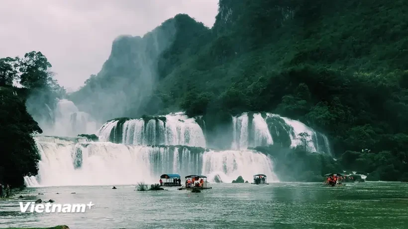 La cascade Ban Gioc, située dans la commune de Dam Thuy du district de Trung Khanh, dans la province montagneuse de Cao Bang (Nord). Photo : Vietnamplus