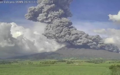 Le mont Kanlaon entre en éruption (Photo : Phivolcs)