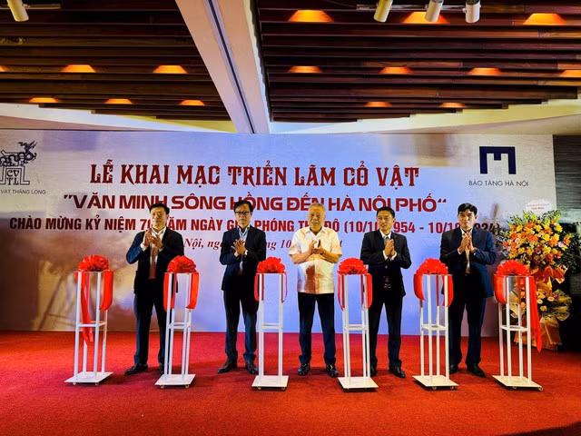 Vernissage de l'exposition au Musée de Hanoï. Photo: thanglong.chinhphu.vn