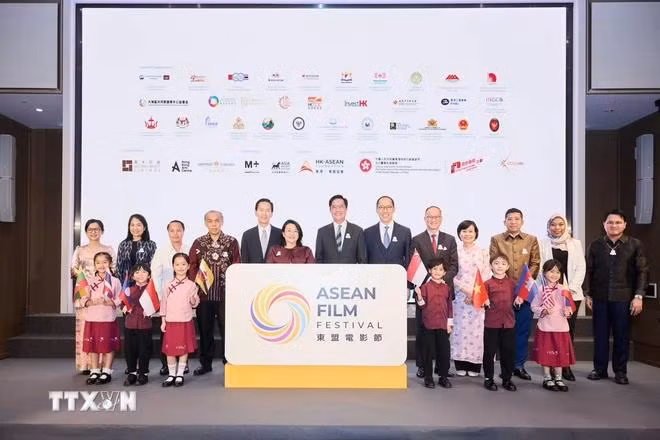 Délégués lors de l'ouverture du Festival du film de l'ASEAN à Hong Kong (Chine). Photo: VNA