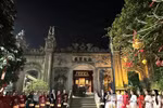 Le circuit nocturne «Temple des rois Hùng – racines sacrées» est un nouveau produit touristique de la terre ancestrale de Phu Tho. Photo: tienphong.vn
