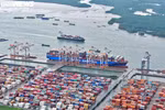Vue aérienne de Cai Mep - Thi Vai, le plus grand cluster de ports en eau profonde du Vietnam. Photo: VTC