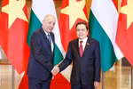 Le président de l’Assemblée nationale Trân Thanh Mân (à droite), et le président hongrois Sulyok Tamas, à Hanoi, le 28 mai. Photo : VNA