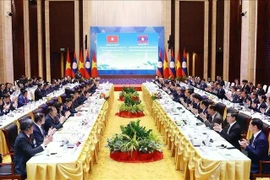 Le Premier ministre Pham Minh Chinh se rend au Laos