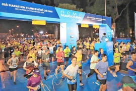 Plus de 10.000 coureurs au marathon de Hô Chi Minh-Ville. Photo: qdnd.vn