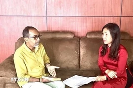 L'ambassadrice du Vietnam au Sri Lanka, Trinh Thi Tâm (droite), et le professeur Hiniduma Sunil Senevi, ministre sri-lankais du Bouddha Sasana, de la Religion et des Affaires culturelles. Photo: VNA