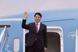 Le président Luong Cuong se rend au Laos pour une visite d'État. Photo: VNA