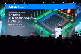 La Conférence internationale sur l'IA et les semi-conducteurs (AI-Semiconductor Conference - AISC) 2025. Photo: VietnamPlus