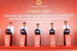 Cérémonie de lancement des dix projets d’infrastructure en préparation de l’APEC 2027. Photo: VNA