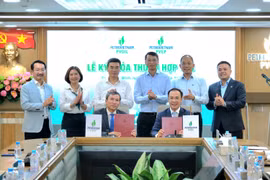 Cérémonie de signature de l'accord de coopération. Photo: petrotimes.vn