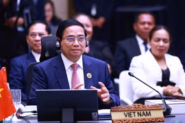 Le Premier ministre Pham Minh Chinh s'exprime lors de session plénière du 46e Sommet de l'ASEAN. Photo: VNA 