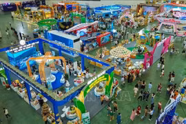 Des stands à la Foire d'Automne 2025 à Hanoi. Photo: VNA