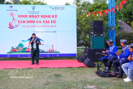 Une performance de don ca tai tu. Photo: VNA