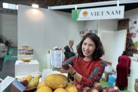 Présentation de produits agricoles vietnamiens en Italie. Photo: VNA