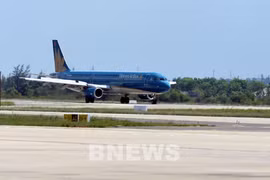 En raison des impacts du typhon Fengshen, Vietnam Airlines annonce des ajustements sur plusieurs vols domestiques les 22 et 23 octobre, notamment à destination et au départ de Huê et Da Nang. Photo: Bnews