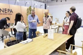 Le secteur vietnamien du bois déterminé à accroître la valeur de ses exportations. Photo: nhandan.vn