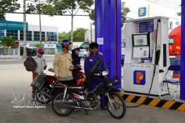 Réduction à 0 % des droits de douane à l'importation sur certains produits pétroliers. Photo: VNA