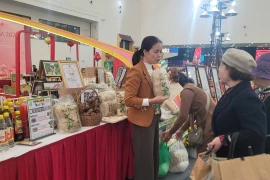 Présentation de produits OCOP. Photo: VNA