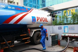 Hausse des prix des carburants à partir du 5 juin. Photo: VNA