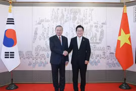 Le secrétaire général du Parti Tô Lâm s’entretient avec le président sud-coréen Lee Jae Myung