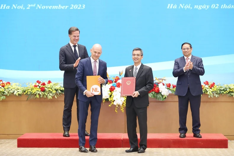 Le Vietnam et les Pays-Bas échangent un accord de coopération dans le domaine douanier