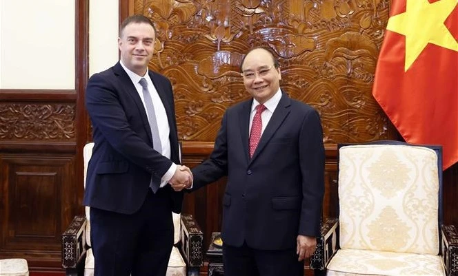 Le président Nguyen Xuan Phuc reçoit les ambassadeurs d'Arabie saoudite, d’Israël et d’Azerbaïdjan