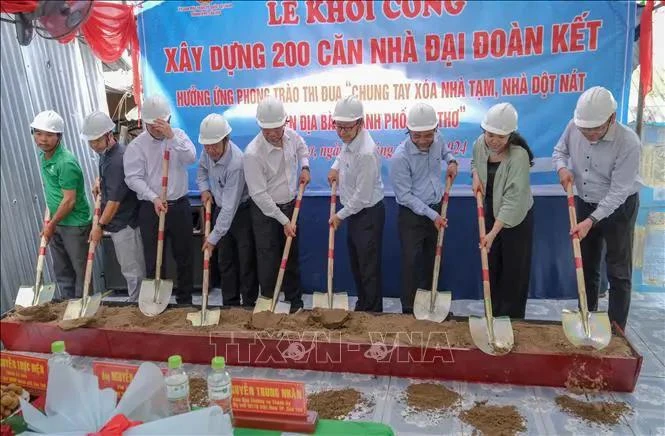 Cérémonie de mise en chantier d'une maison dans la commune de Nhon Nghia, district de Phong Dien, ville de Can Tho. Photo: VNA