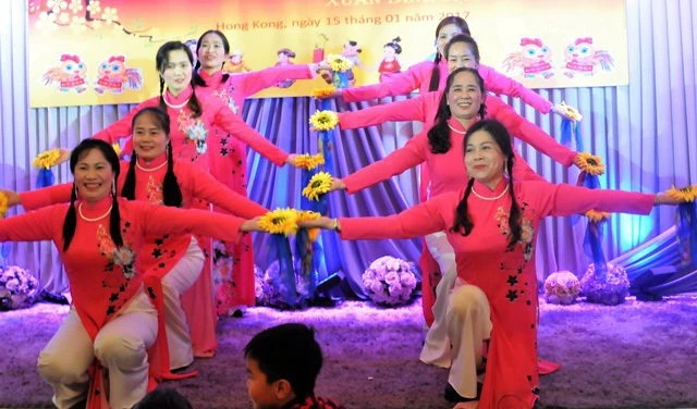 Les Vietnamiens à l’étranger fêtent le Têt traditionnel de l’Année du Coq 2017