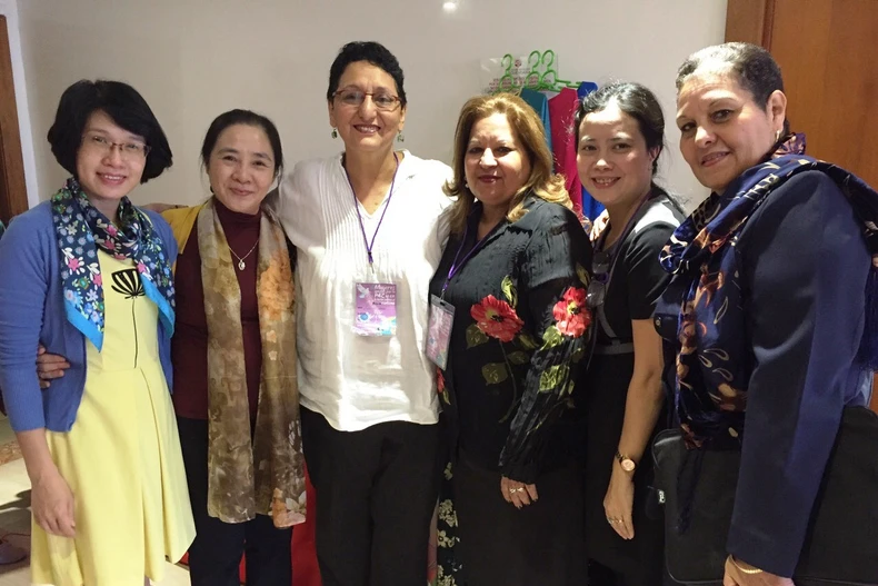 Le Vietnam au congrès de la Fédération démocratique internationale des femmes en Colombie