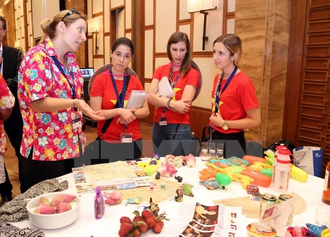 Des voyagistes allemands et autrichiens étudient le marché touristique à Da Nang