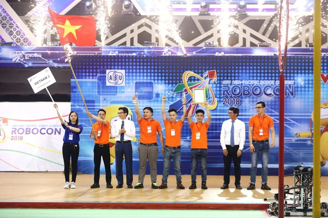 Le Vietnam, champion du concours ABU Robocon 2018