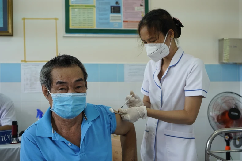 COVID-19 : Con Dao prévoit de vacciner plus de 70% de sa population