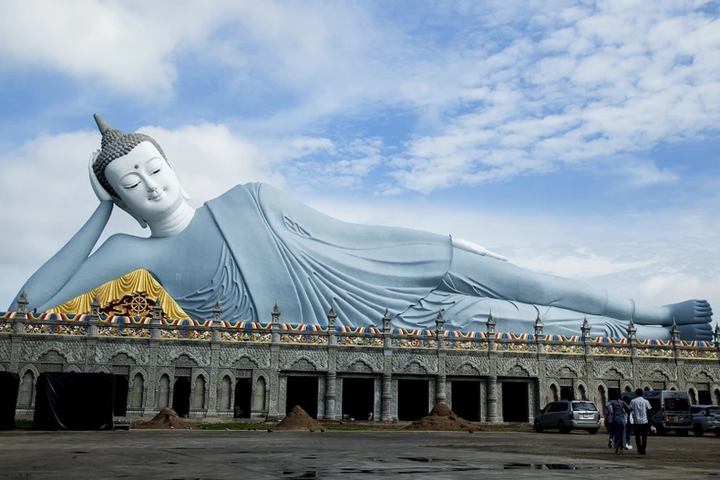 À la découverte de la pagode khmère avec la plus grande statue de Bouddha couché au Vietnam