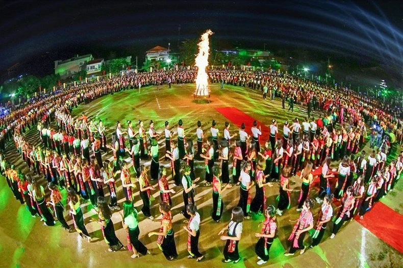 Yen Bai est prêt à recevoir le certificat de l'UNESCO pour le "Xoè Thai"