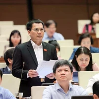 Les députés débattent de l'éducation préscolaire et des aides financières scolaires. Photo: VNA