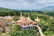 La pagode Ta Pa constitue un haut lieu de vie culturelle et spirituelle, attirant de nombreux visiteurs à Tri Ton, An Giang. Photo : Thanh Sang - VNA