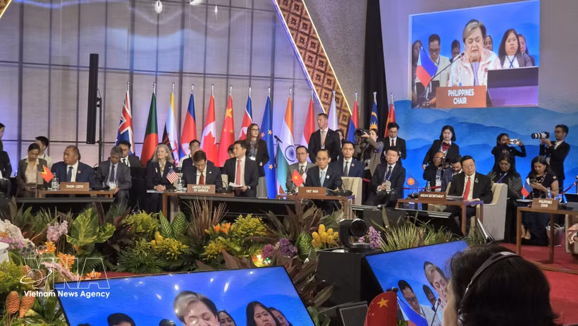 Le ministre des Affaires étrangères Lê Hoai Trung à Manille (Philippines). Photo: VNA