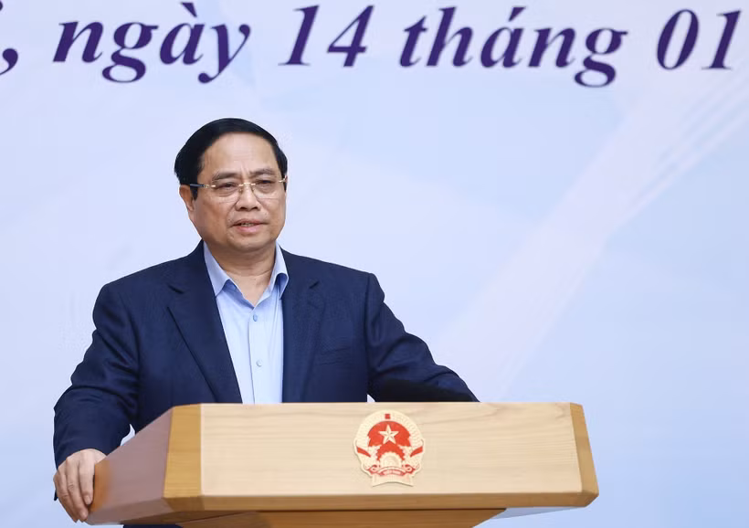 Le Premier ministre Pham Minh Chinh s'exprime lors de la réunion. Photo: VNA