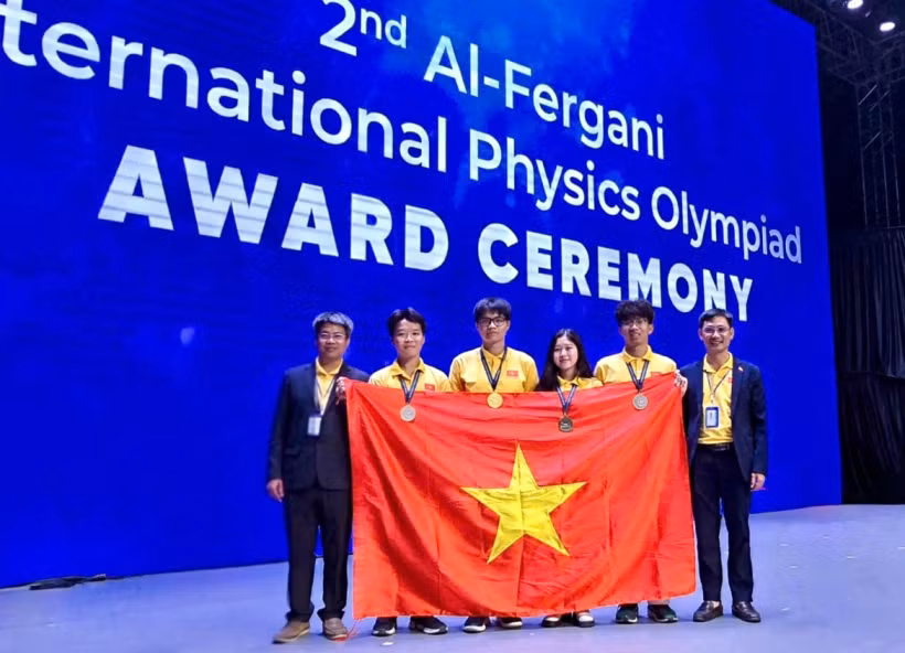 La délégation vietnamienne lors des deuxièmes Olympiades internationales de physique Al-Fergani (FIPhO 2026). Photo; Comité d'organsiation
