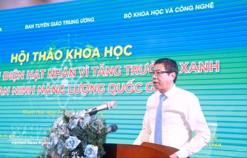 Le vice-ministre des Sciences et des Technologies, Lê Xuân Đinh, s'exprime lors du séminaire. Photo: VNA