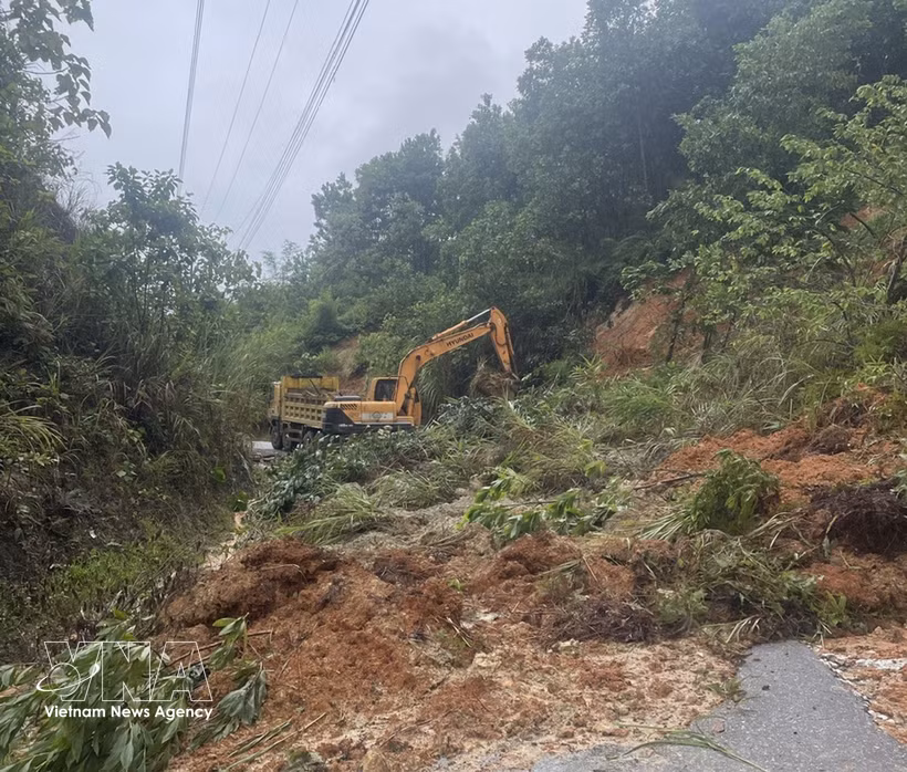 Les pluies persistantes ont provoqué des inondations, des glissements de terrain et d’importantes perturbations à Phu Tho et Thanh Hoa. Photo: VNA
