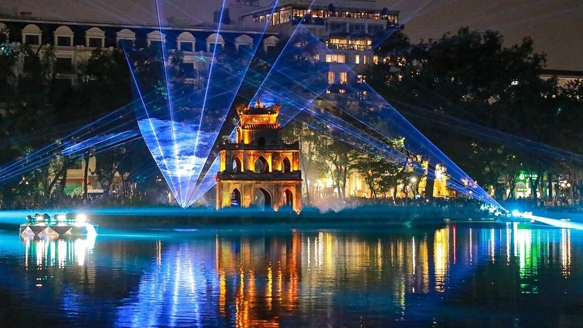 Cet événement marque le coup d'envoi d'une série de programmes culturels et artistiques de la ville de Hanoï pour célébrer le Nouvel An 2026, au service des habitants de la capitale ainsi que des touristes nationaux et internationaux. Photo : VNA
