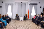 Le secrétaire général du Parti et président de la République, To Lam, rencontre, le 10 août, plusieurs intellectuels et scientifiques, éminents membres de l’Association des intellectuels et experts vietnamiens en Australie (VASEA). Photo: VNA