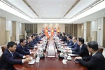 Lors de l'entretien entre le secrétaire général du Parti Tô Lâm (gauche) et le président sud-coréen Lee Jae Myung. Photo: VNA