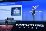 Le professeur associé Lưu Anh Tuân, directeur du Centre de recherche en IA de l’université VinUni. Photo: VNA